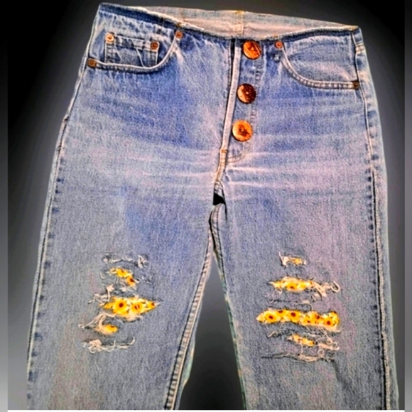 Vintage Levis Denim - UPCYCLED HANDMADE EXPERTLY REIMAGINED SUNFLOWER LEVI JEAN & TOP ENSEMBLE!🌻